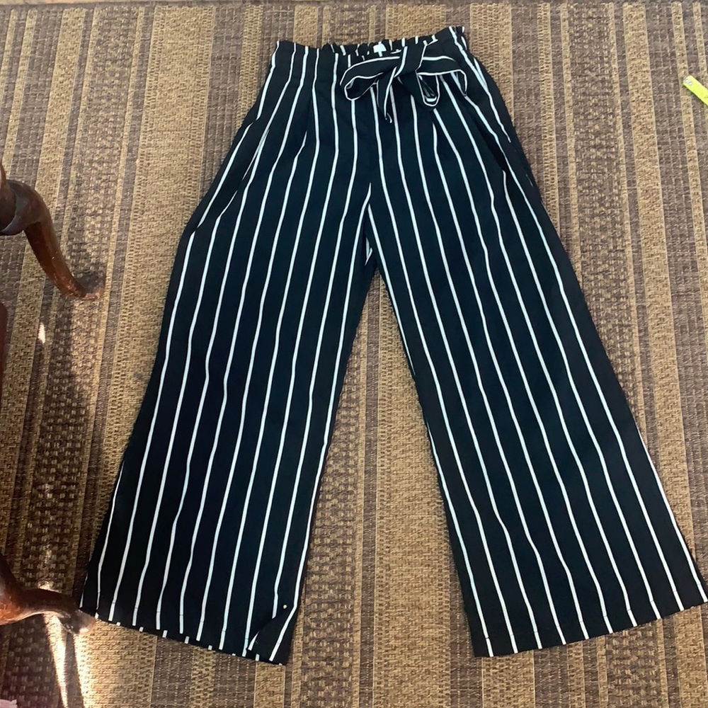 Super cute high waisted black and white striped pants